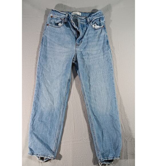 Abercrombie & Fitch Ultra High Rise Ankle Straight Jeans  Size 27 (4S)Light Wash - Picture 1 of 6